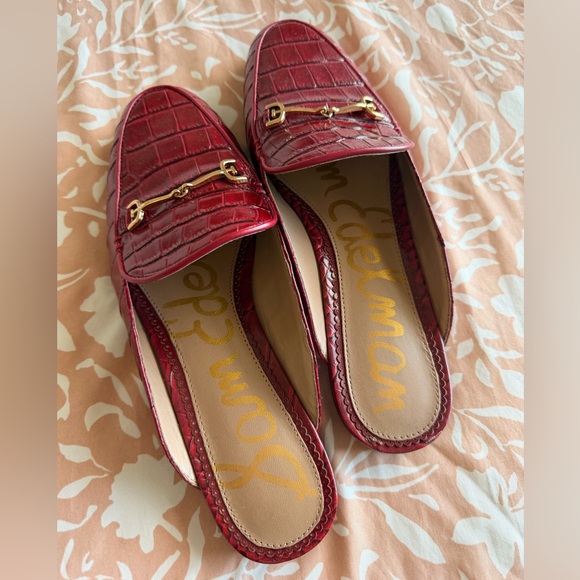 Sam Edelman Women's Red Croc-Embossed Leather Slide Loafers - Picture 2 of 4